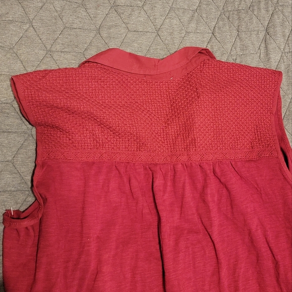 NorthCrest Maroon Button-up Tank - Picture 3 of 4